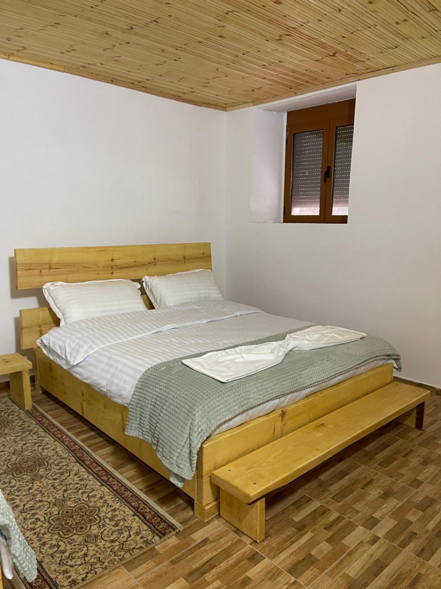 Hostel Ardjon House Berat Exteriér fotografie