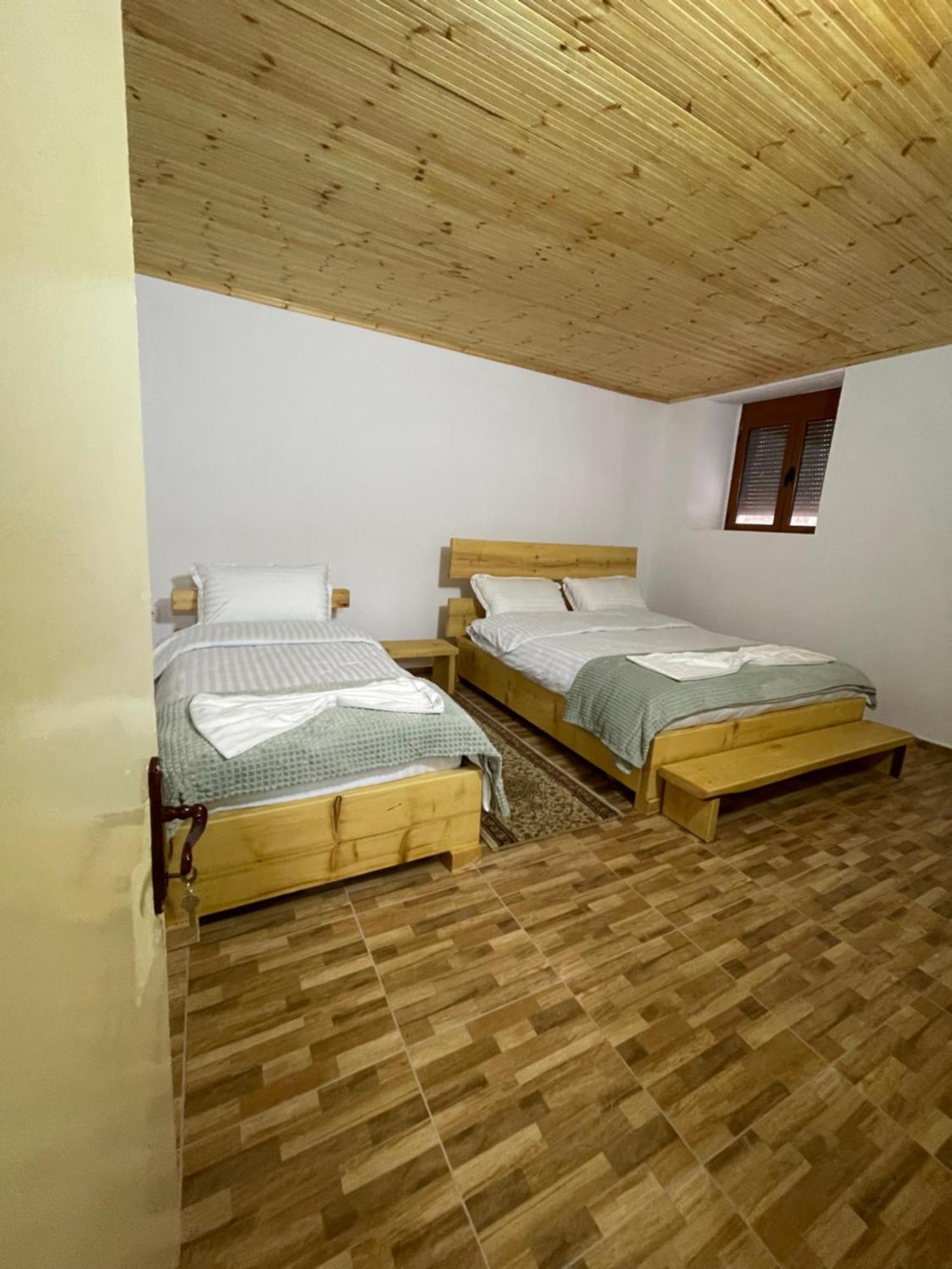 Hostel Ardjon House Berat Exteriér fotografie