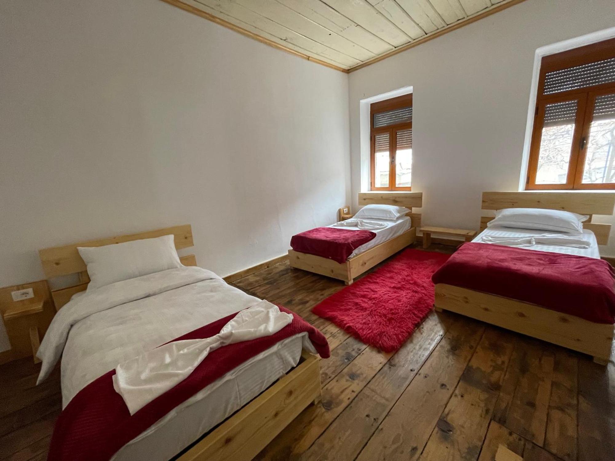Hostel Ardjon House Berat Exteriér fotografie