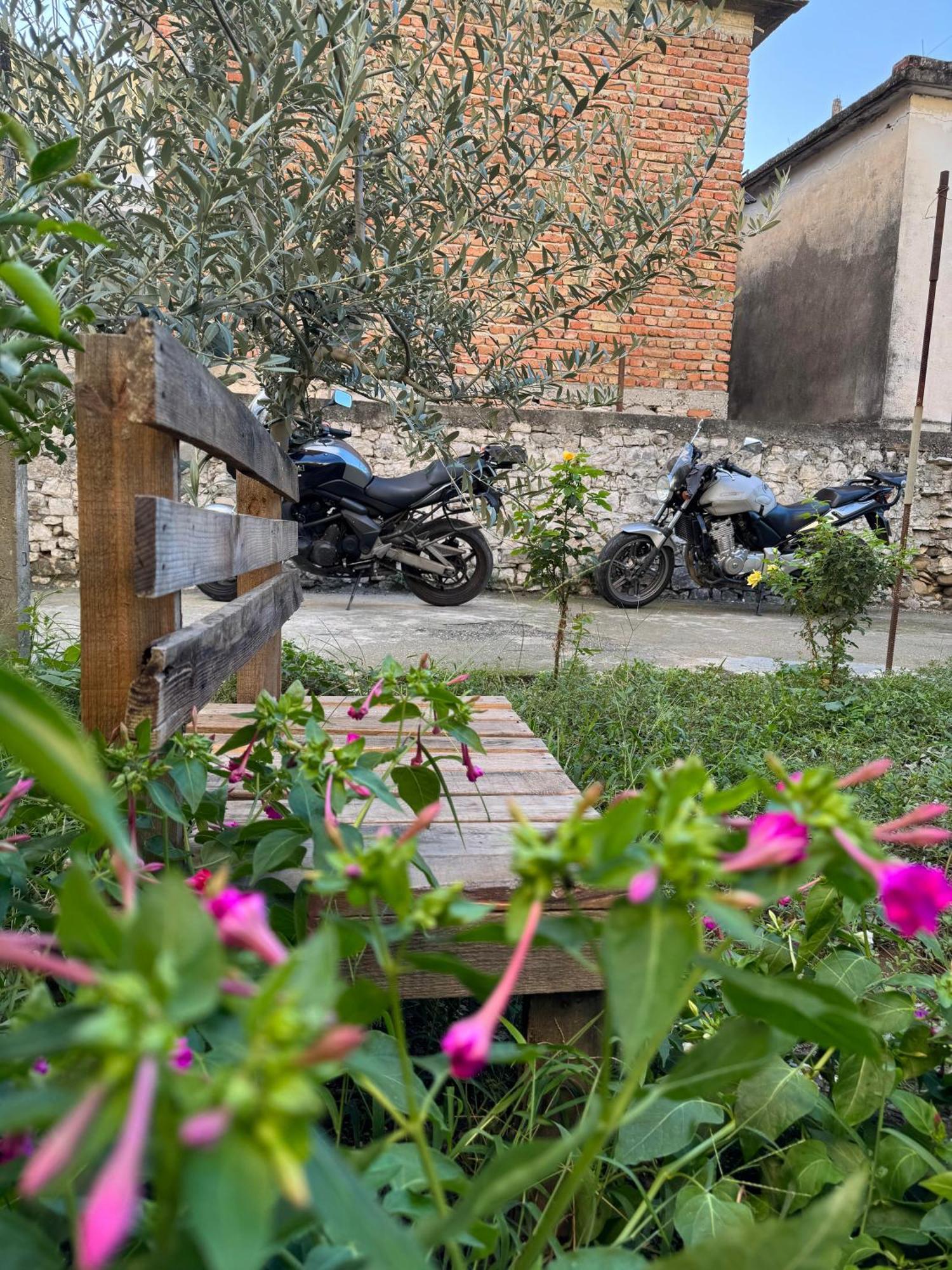Hostel Ardjon House Berat Exteriér fotografie